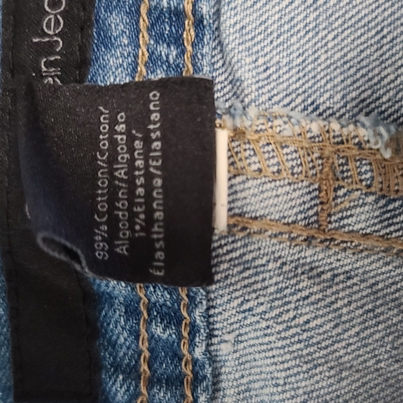 Calvin Klein 23 Inch Crops with Porkchop Pocket Distressed Denim Jeans - Size 10 - Picture 7 of 12